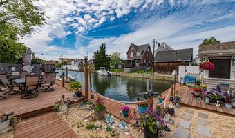19 Buchanan Ave, Amity Harbor, NY 11701
