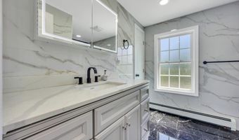 19 William St, Amityville, NY 11701