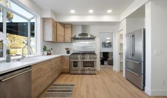 5842 Ranch View Rd, Oceanside, CA 92057