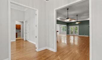 510 Chippendale Ln, Boiling Springs, SC 29316