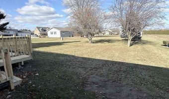 1517 NAVARINO St, Algoma, WI 54201