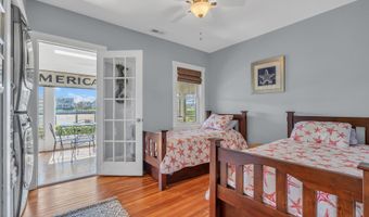 210 Roosevelt Ave, Avon By The Sea, NJ 07717