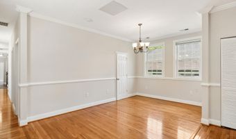 6442 HOLYOKE Dr, Annandale, VA 22003