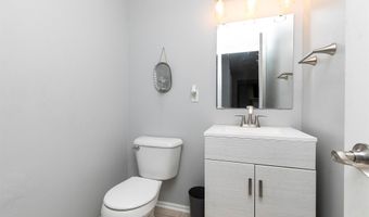 1107 Rosewood Dr, Altoona, IA 50009