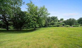 2908 N Oak Rd, Brandon, SD 57005