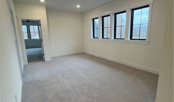 855 Club Dr W, Aurora, OH 44202