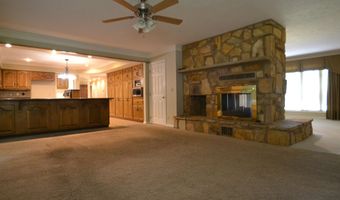 205 Collier Dr, Albertville, AL 35951