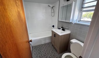 392 Washington Ave 1A, Bergenfield, NJ 07621