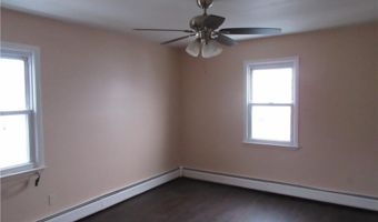 164 Cleveland Ave 2nd, Bridgeport, CT 06606