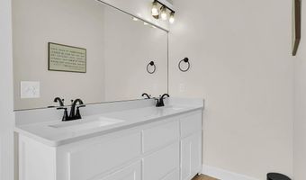 2132 Longhorn Trl, Altus, OK 73521