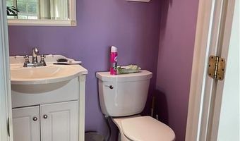 58 Rawlinson Dr, Coventry, RI 02816