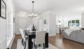 112 Farmington Cir, Agawam, MA 01030