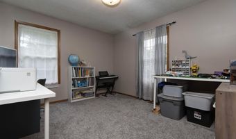 1016 Daniels St, Aurora, MO 65605