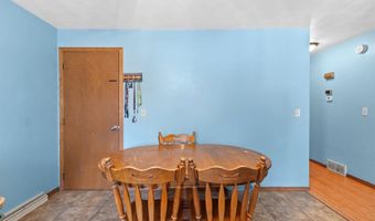 1742 E SYLVAN Ave, Appleton, WI 54915