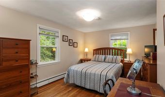 40 Sage Dr, Warwick, RI 02886