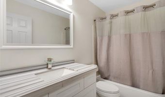 1971 Fox Pointe Dr, Arnold, MO 63010