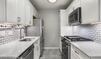 4917 AMERICANA Dr T6, Annandale, VA 22003