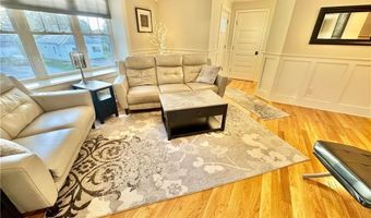 20 Robert Ave, Warwick, RI 02818
