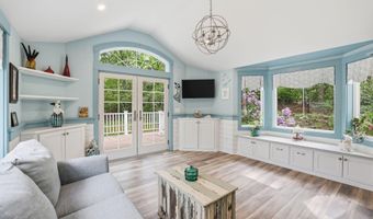 17 Briggs Ave, Bourne, MA 02532