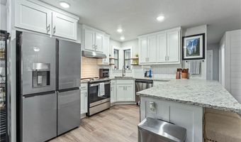 3 Wyre Ln, Bella Vista, AR 72714