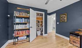 1927 Kilborne Dr, Charlotte, NC 28205