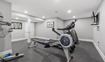 15 Hubbard Ln, Bolton, MA 01740