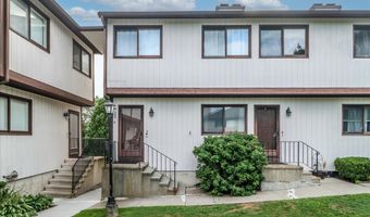 27 Crows Nest Ln 17F, Danbury, CT 06810