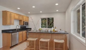 22000 SE Upper Matthews Creek Ln, Amity, OR 97101
