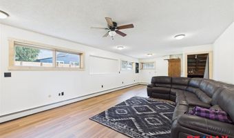 618 Montana Ave, Basin, WY 82410