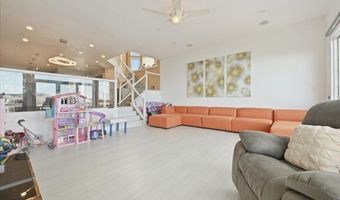 1 Victoria Dr, Amityville, NY 11701