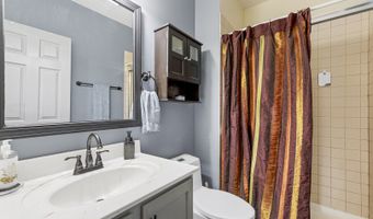 2320 Barrett Dr, Algonquin, IL 60102
