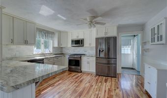 33 Spruce Ln, Bristol, RI 02809
