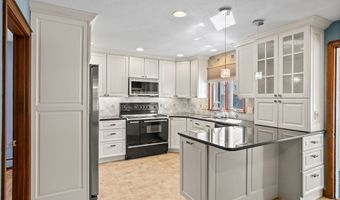 26 Willard Rd, Ashburnham, MA 01430