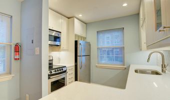 2100 N SCOTT St 101, Arlington, VA 22209