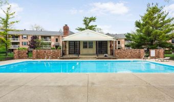 892 Chatham Ln W, Columbus, OH 43221