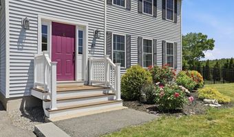 37 Hemlock Dr, Ayer, MA 01432