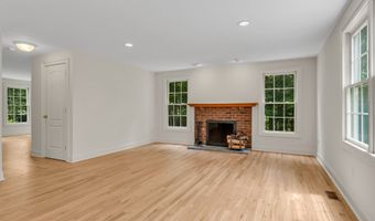 6 Kristen Way, Clinton, CT 06413