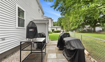 21 Portland St, Lincoln, RI 02838