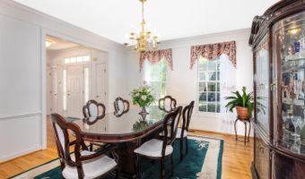 10834 HILLBROOKE Ln, Potomac, MD 20854
