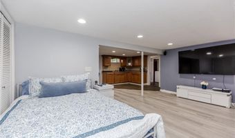 7 Oakcrest Dr, North Providence, RI 02904