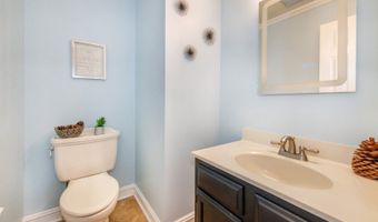 2 Higgins Dr, Alloway, NJ 07462