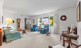 2207 Buchanan Dr, Ames, IA 50010