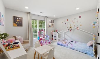 705 N ASHTON St, Alexandria, VA 22312