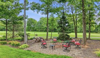 312 Aberdeen Ln, Aurora, OH 44202