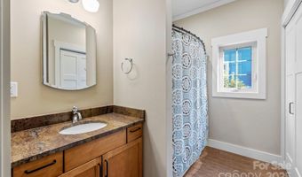 45 Verde Dr, Asheville, NC 28806