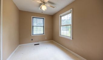 413 Seymour St, Aberdeen, NC 28315