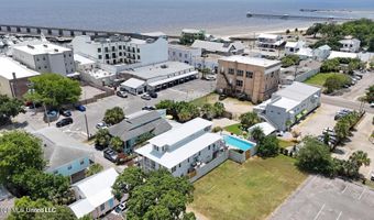 110 State St, Bay St. Louis, MS 39520