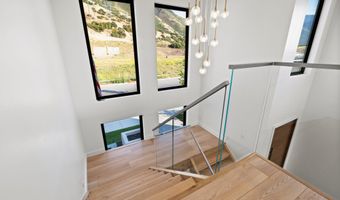 348 E HIDDEN LAKE Dr, Bountiful, UT 84010