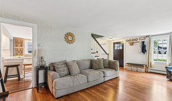 61 Harlem St, East Providence, RI 02916