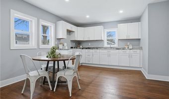 188 Greene Ln, Middletown, RI 02842